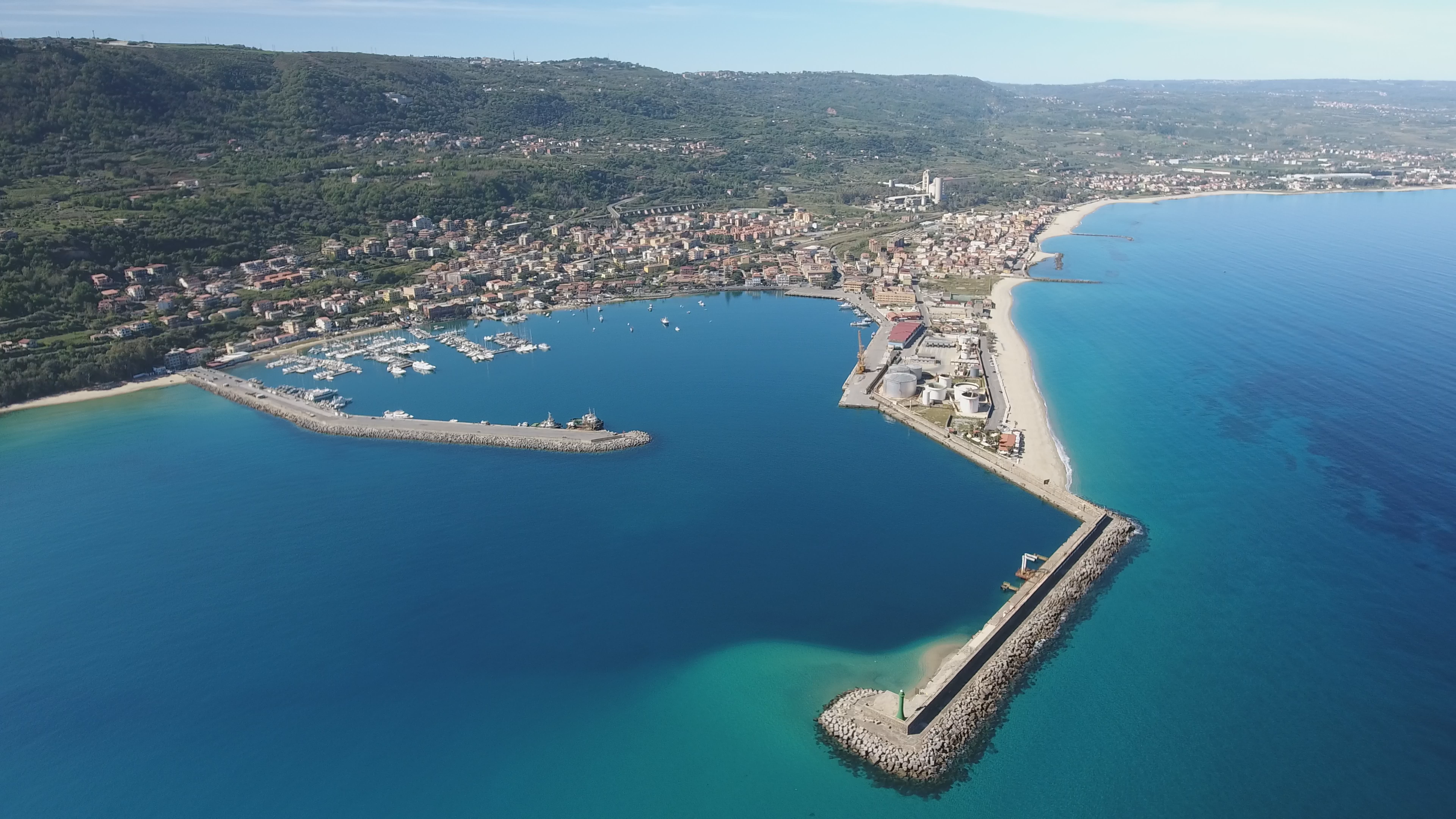 Porto di Vibo Marina, il TAR dà ragione all’Autorità di Sistema Portuale: la Banchina Cortese è funzionale alla pesca